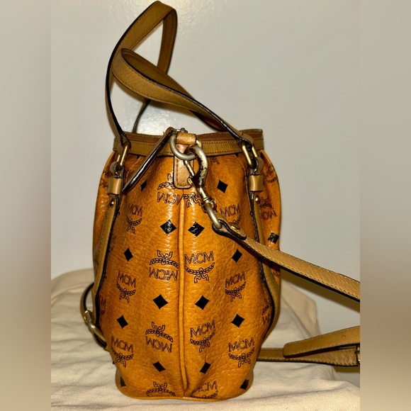 MCM Visetos Cognac Tote Bag . With Crossbody strap - Picture 3 of 16